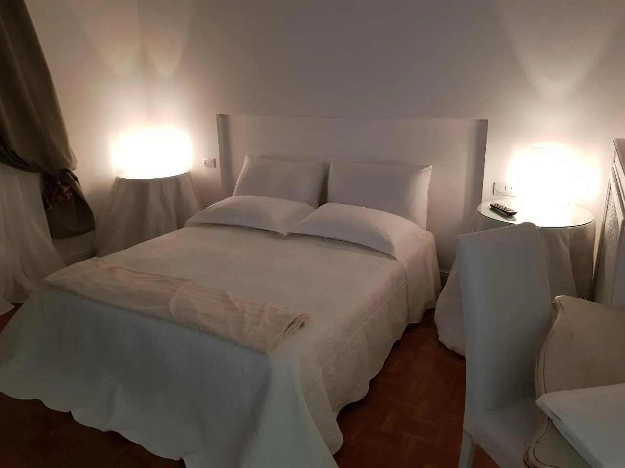 Charmerooms Palazzo Stampa Бергамо 0*,  Италия