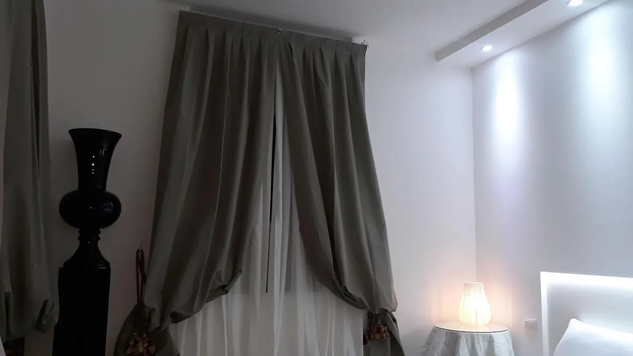 Charmerooms Palazzo Stampa Бергамо 0*,